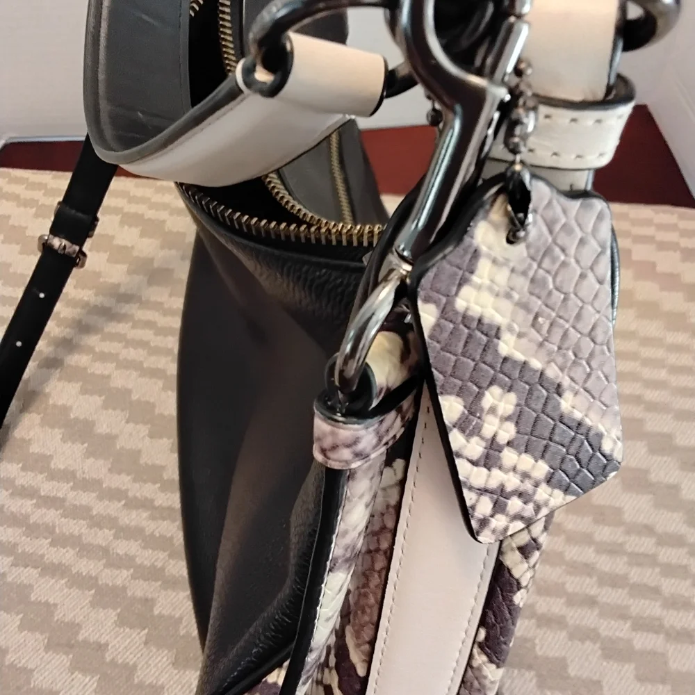 Coach Harley Hobo Black Pebbled Leather With Embossed Snake Trim - Picture 9 of 9